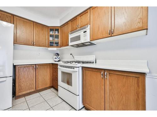 65-485 Green Road, Stoney Creek, ON - Indoor Photo Showing Kitchen