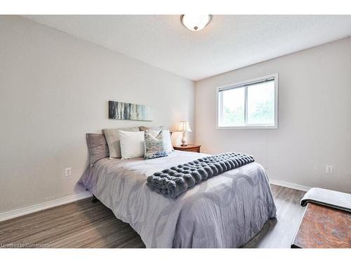 65-485 Green Road, Stoney Creek, ON - Indoor Photo Showing Bedroom