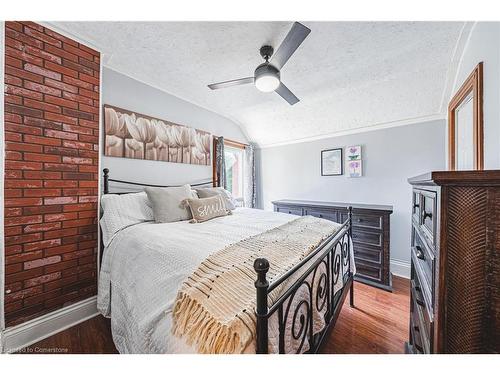 62 Birch Avenue, Hamilton, ON - Indoor Photo Showing Bedroom