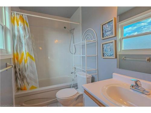 173 Templemead Drive, Hamilton, ON - Indoor Photo Showing Bathroom