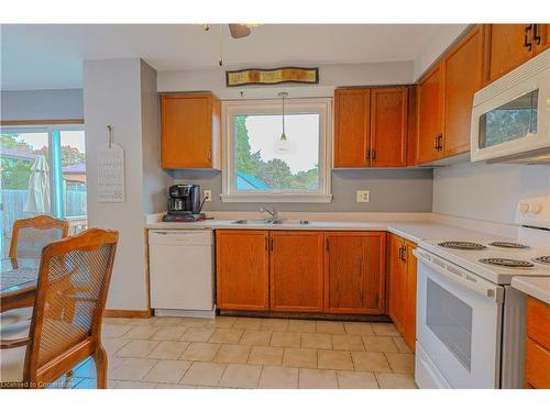 173 Templemead Drive, Hamilton, ON - Indoor Photo Showing Kitchen