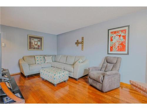 173 Templemead Drive, Hamilton, ON - Indoor Photo Showing Living Room