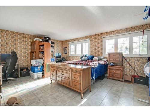 251 Glen Afton Drive, Burlington, ON - Indoor Photo Showing Bedroom