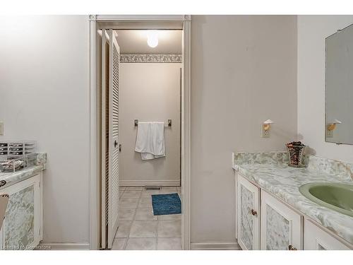 251 Glen Afton Drive, Burlington, ON - Indoor Photo Showing Bathroom