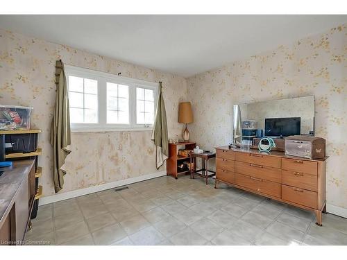 251 Glen Afton Drive, Burlington, ON - Indoor Photo Showing Bedroom