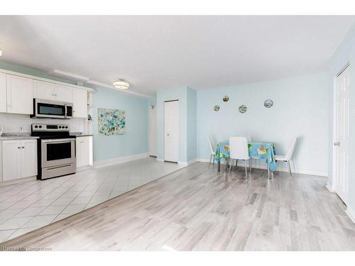 17-2373 King Street E, Hamilton, ON - Indoor Photo Showing Kitchen