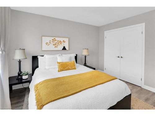 46 Waterlily Way, Stoney Creek, ON - Indoor Photo Showing Bedroom