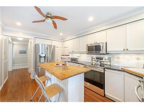 24 Furrows End, Brampton, ON - Indoor Photo Showing Kitchen