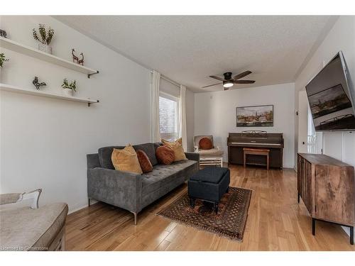 2441 Falkland Crescent, Oakville, ON - Indoor Photo Showing Living Room