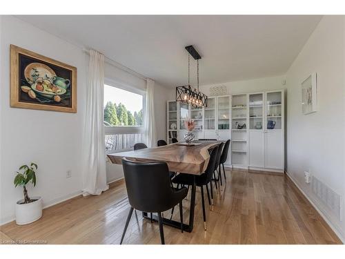 2441 Falkland Crescent, Oakville, ON - Indoor Photo Showing Dining Room