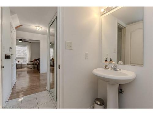 2441 Falkland Crescent, Oakville, ON - Indoor Photo Showing Bathroom