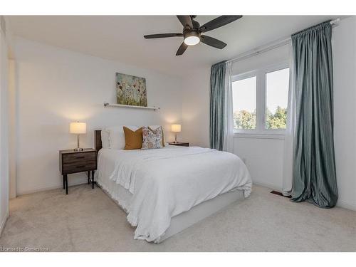 2441 Falkland Crescent, Oakville, ON - Indoor Photo Showing Bedroom