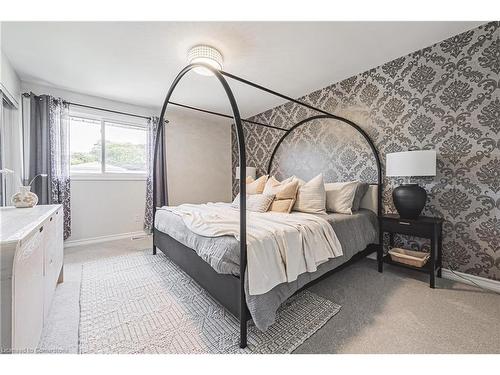 30 Alto Drive, Hamilton, ON - Indoor Photo Showing Bedroom