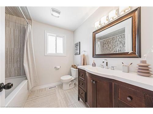 30 Alto Drive, Hamilton, ON - Indoor Photo Showing Bathroom