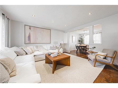 30 Alto Drive, Hamilton, ON - Indoor Photo Showing Living Room