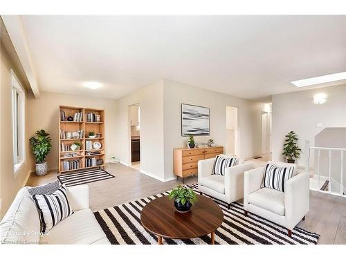 1-45 Edwina Place, Hamilton, ON - Indoor Photo Showing Living Room