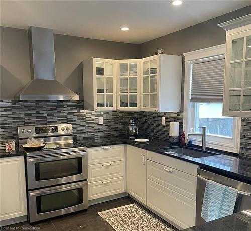 65 Tuxedo Avenue N, Hamilton, ON - Indoor Photo Showing Kitchen With Double Sink With Upgraded Kitchen