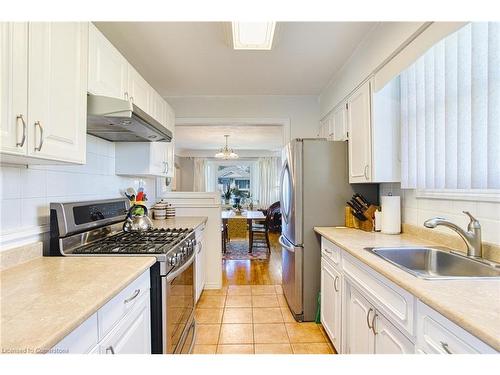 103 East 25Th Street, Hamilton, ON - Indoor Photo Showing Kitchen