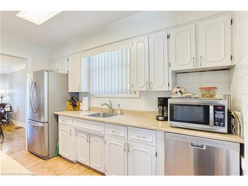 103 East 25Th Street, Hamilton, ON - Indoor Photo Showing Kitchen