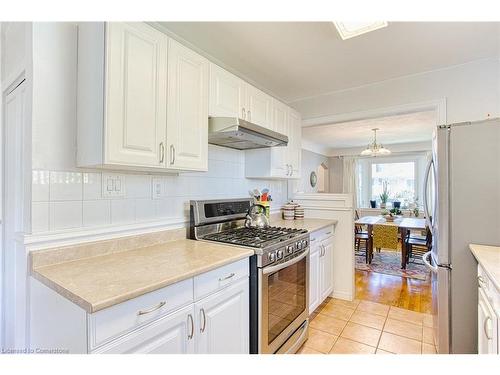 103 East 25Th Street, Hamilton, ON - Indoor Photo Showing Kitchen