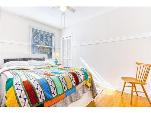 103 East 25Th Street, Hamilton, ON - Indoor Photo Showing Bedroom