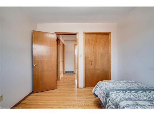 49 Anson Avenue, Hamilton, ON - Indoor Photo Showing Bedroom