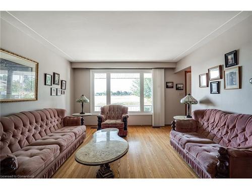 49 Anson Avenue, Hamilton, ON - Indoor Photo Showing Living Room