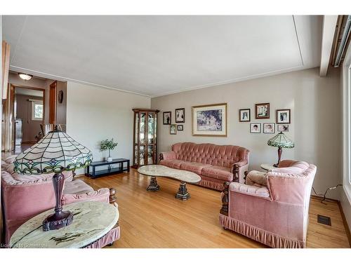 49 Anson Avenue, Hamilton, ON - Indoor Photo Showing Living Room