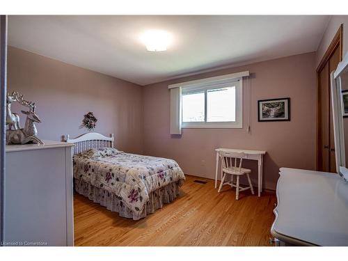 49 Anson Avenue, Hamilton, ON - Indoor Photo Showing Bedroom