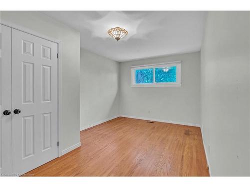 40 Aterno Drive, Hamilton, ON - Indoor Photo Showing Other Room