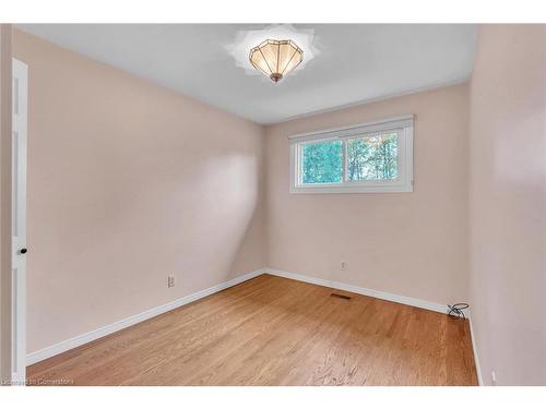 40 Aterno Drive, Hamilton, ON - Indoor Photo Showing Other Room