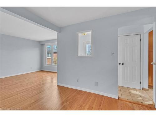 40 Aterno Drive, Hamilton, ON - Indoor Photo Showing Other Room