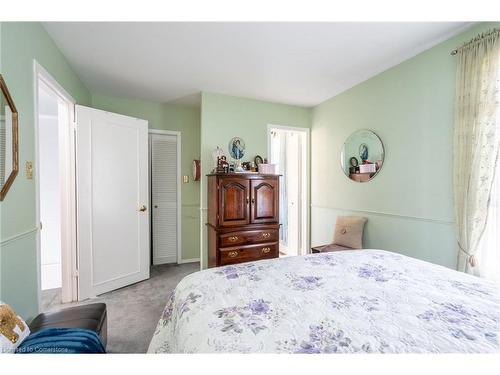 64-5475 Lakeshore Road, Burlington, ON - Indoor Photo Showing Bedroom