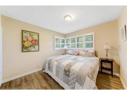 625 Golf Club Road, Hamilton, ON - Indoor Photo Showing Bedroom