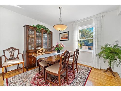 49 Crosthwaite Avenue S, Hamilton, ON - Indoor Photo Showing Dining Room