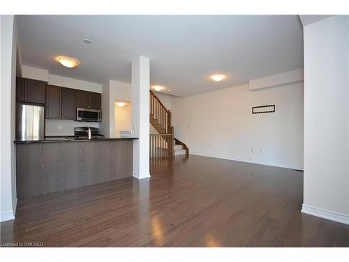 19-515 Winston Road, Grimsby, ON - Indoor Photo Showing Kitchen