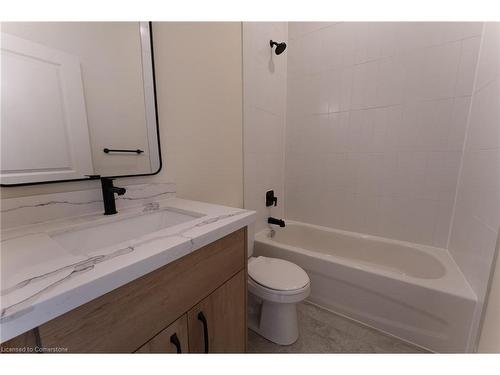 604-11 Robert Street, Hamilton, ON - Indoor Photo Showing Bathroom