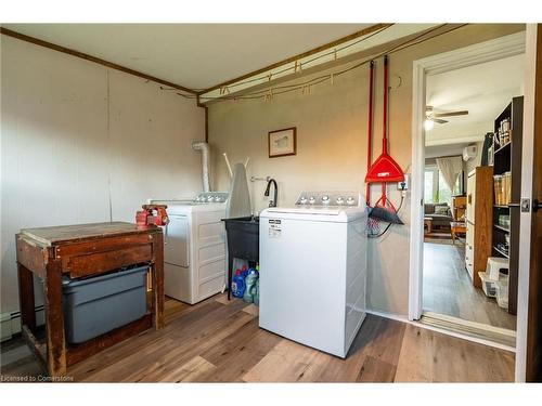 11 Holly Avenue, Hamilton, ON - Indoor Photo Showing Laundry Room