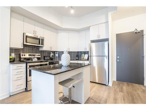 913-550 North Service Road, Grimsby, ON - Indoor Photo Showing Kitchen