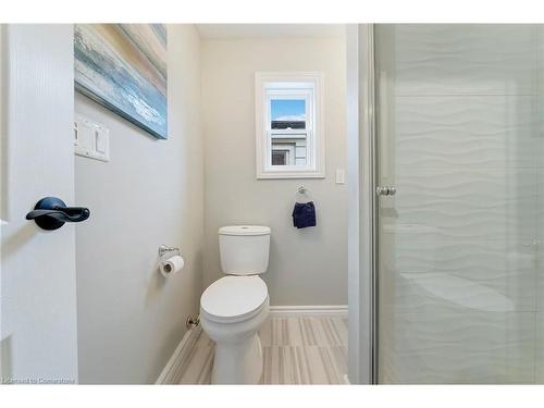 98 Cope Street, Hamilton, ON - Indoor Photo Showing Bathroom