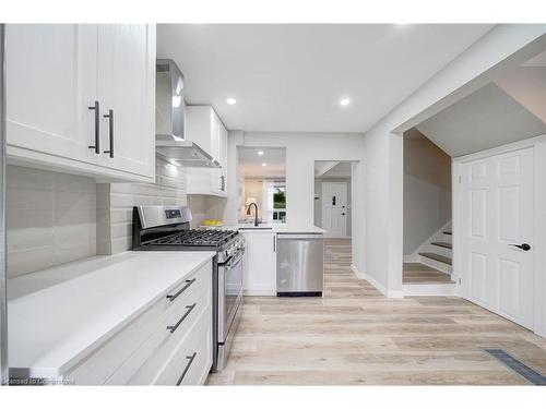 98 Cope Street, Hamilton, ON - Indoor Photo Showing Kitchen With Upgraded Kitchen