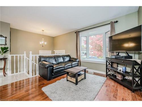 21 Longview Drive Drive, Hamilton, ON - Indoor Photo Showing Living Room