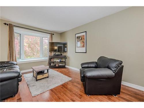 21 Longview Drive Drive, Hamilton, ON - Indoor Photo Showing Living Room