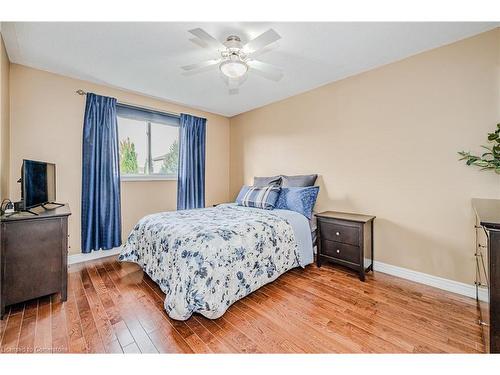 21 Longview Drive Drive, Hamilton, ON - Indoor Photo Showing Bedroom