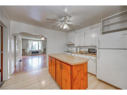 369 Fairfield Avenue N, Hamilton, ON - Indoor Photo Showing Kitchen