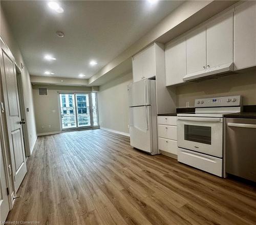 108-50 Herrick Avenue, St. Catharines, ON - Indoor Photo Showing Kitchen