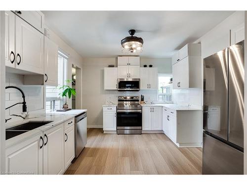 44 Steven Street, Hamilton, ON - Indoor Photo Showing Kitchen With Double Sink With Upgraded Kitchen