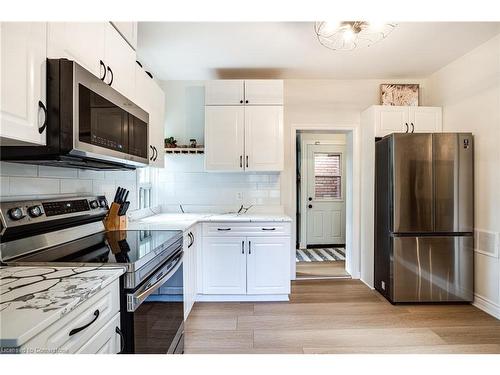 44 Steven Street, Hamilton, ON - Indoor Photo Showing Kitchen