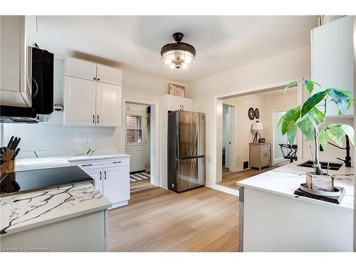 44 Steven Street, Hamilton, ON - Indoor Photo Showing Kitchen