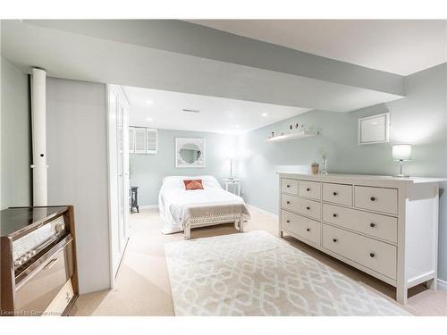 62 Melbourne Street, Hamilton, ON - Indoor Photo Showing Bedroom